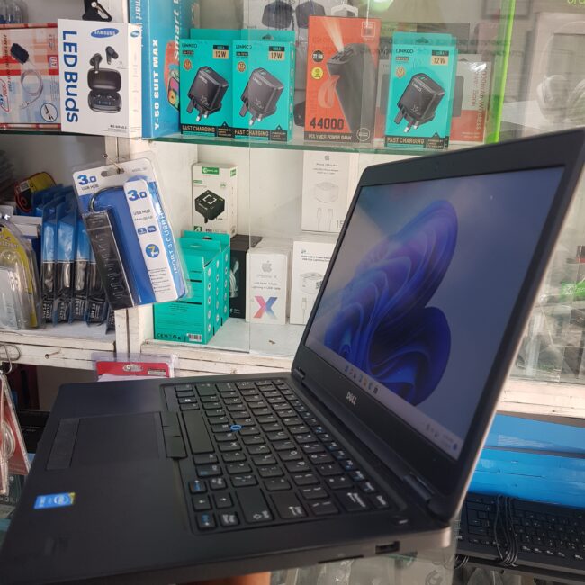 UK Dell Latitude E5450 Intel Core i5-5300U X2 2.3GHz 4GB 128GB SSD 14in, Black