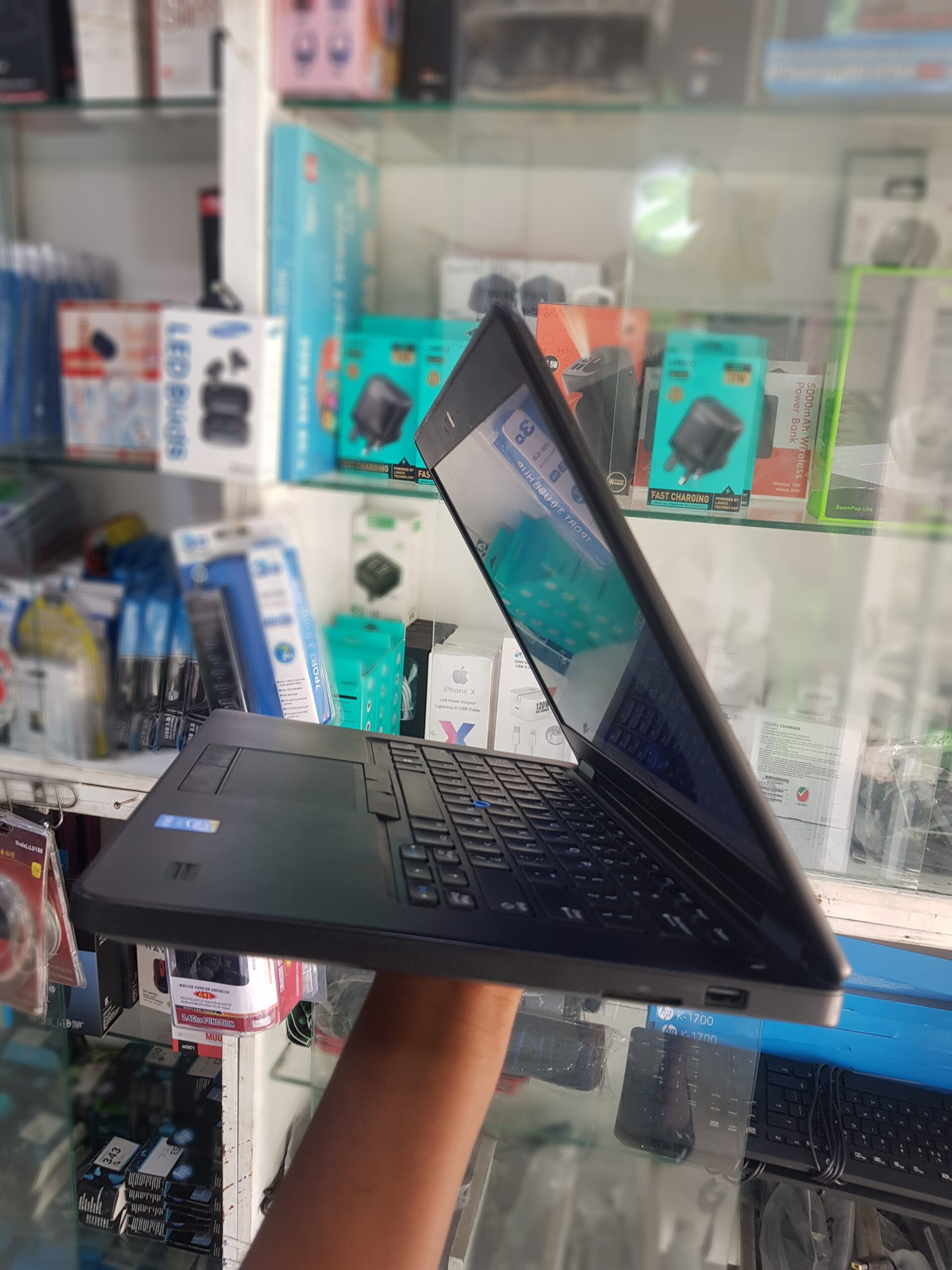 UK Dell Latitude E5450 Intel Core i5-5300U X2 2.3GHz 4GB 128GB SSD 14in, Black - Image 2