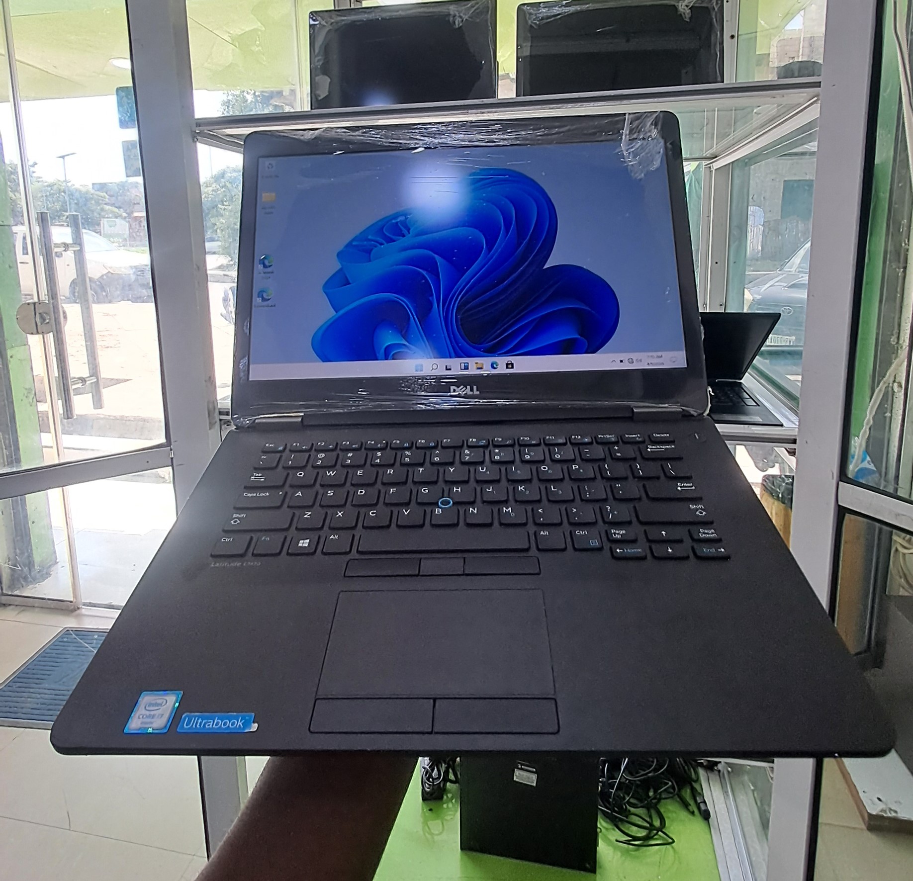 UK Dell Latitude E5470 - 6th Gen. Intel Core i5- 256GB SSD - 8GB RAM
